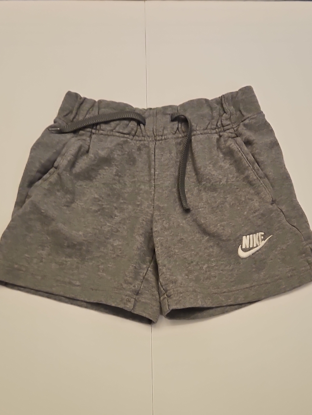 Nike Kids Gray Elastic Waist Athletic Shorts Medium GUC